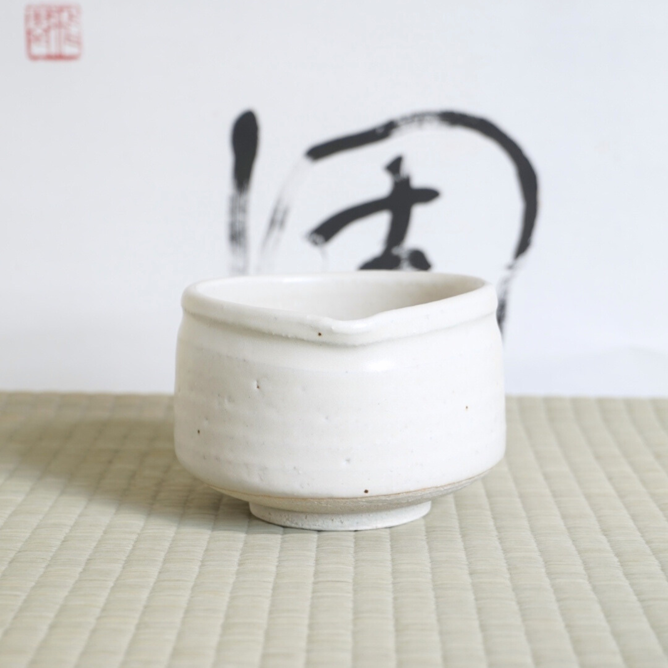 Bol à matcha avec bec verseur (blanc)