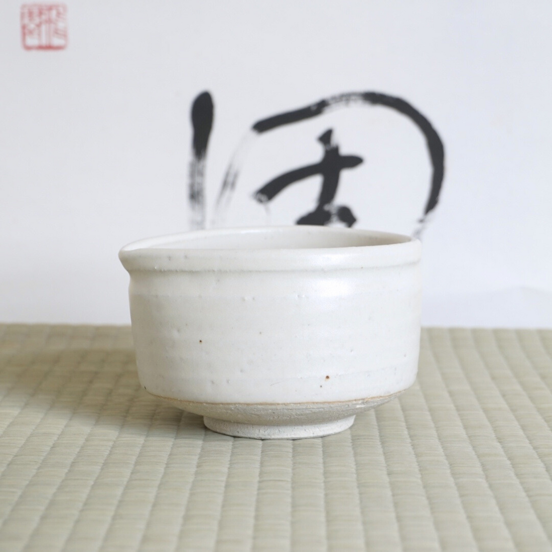 Bol à matcha avec bec verseur (blanc)